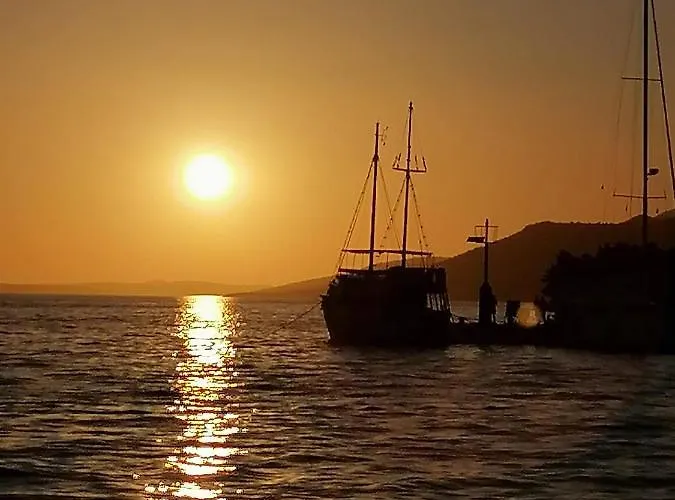 Sekana Apartamento Starigrad Paklenica